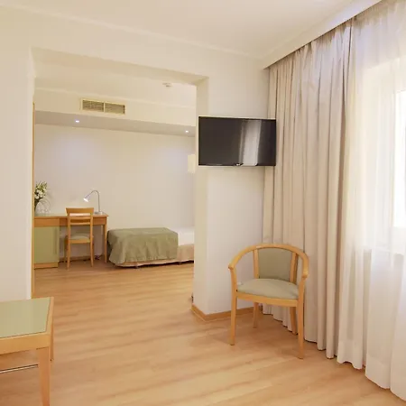 מלון Luna Esperanca Centro 4*