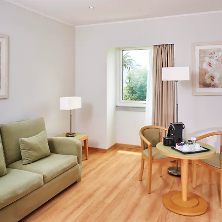 Luna Esperanca Centro מלון 4*