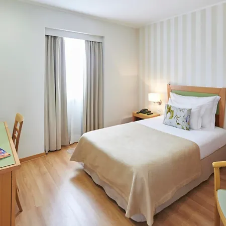 Luna Esperanca Centro 4* שטובל