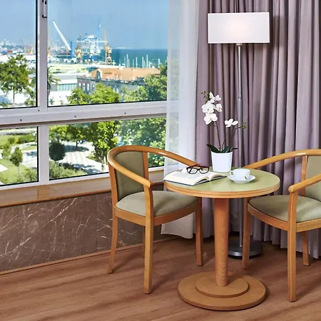 Luna Esperanca Centro 4* שטובל