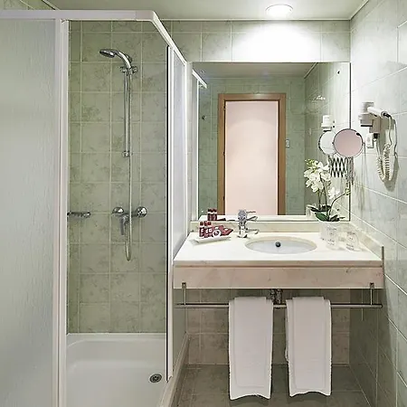 Luna Esperanca Centro 4*