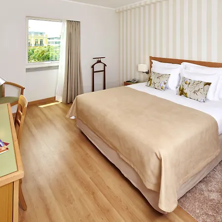 Luna Esperanca Centro Setúbal