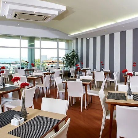 Отель Luna Esperanca Centro 4*
