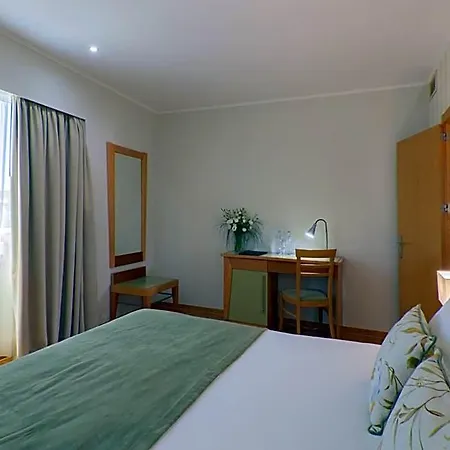 Luna Esperanca Centro 4*