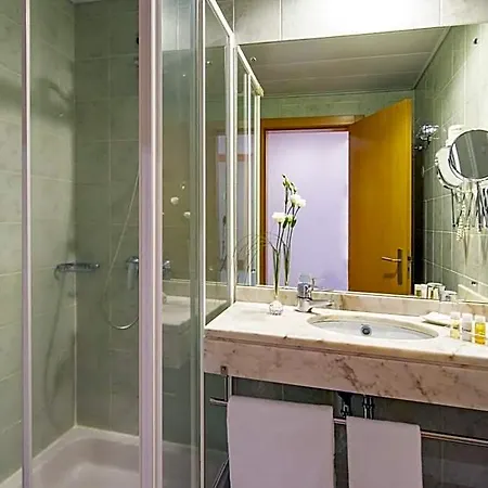 Luna Esperanca Centro 4*