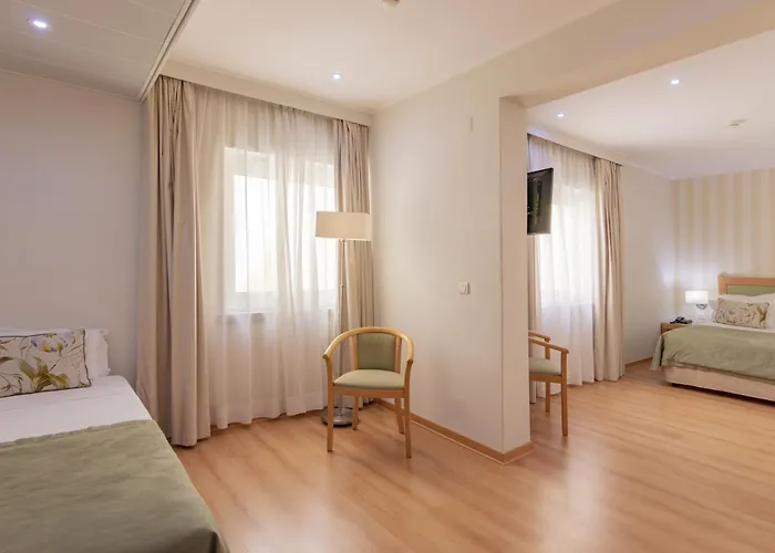 Luna Esperanca Centro Hotel 4*